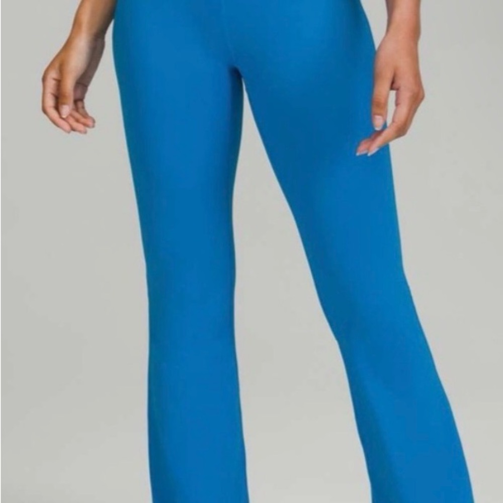Lululemon Groove Super-High-Rise Flared Pant Nulu Poolside W5EZ9S